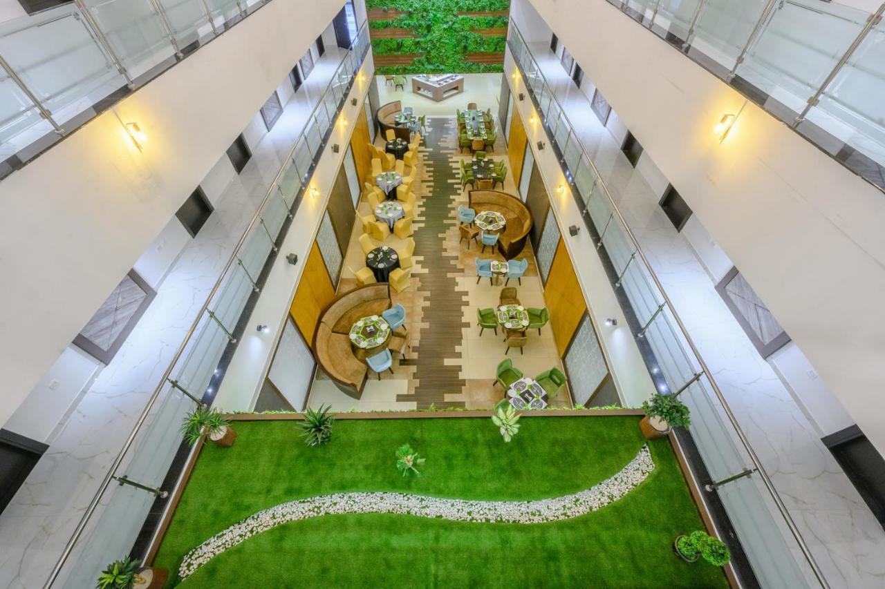 Essentia Manipal Inn Удипи Экстерьер фото