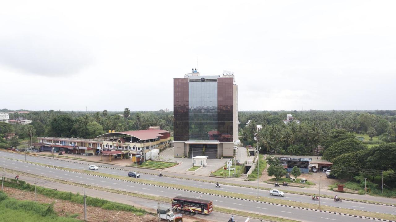 Essentia Manipal Inn Удипи Экстерьер фото